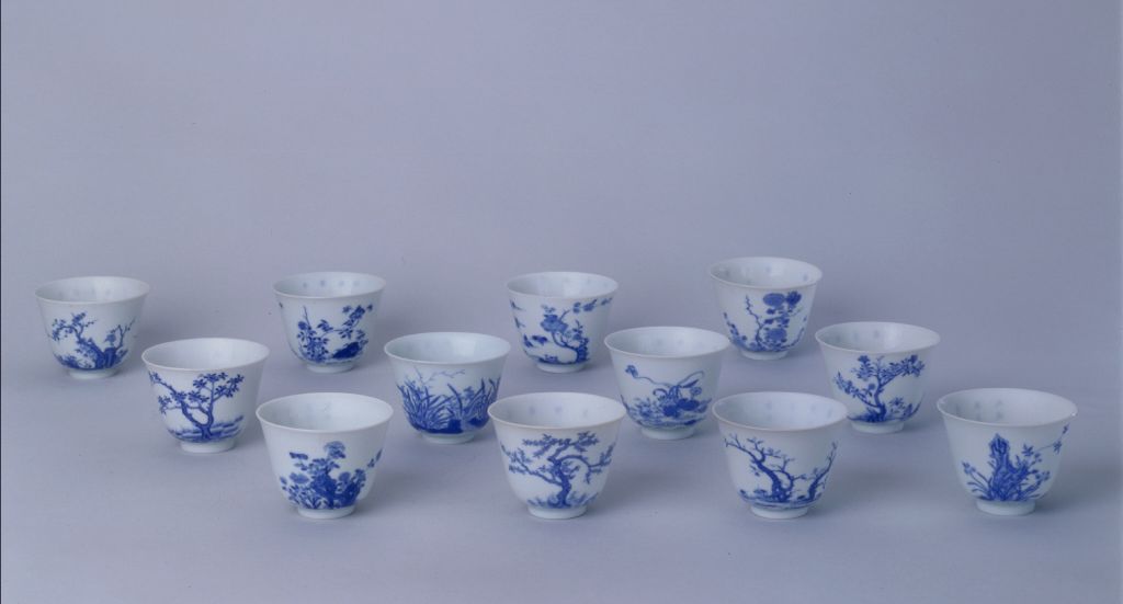 图片[1]-Blue and white poem cup with flower pattern in December-China Archive